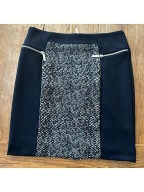 Michael Kors Stretch Black and White Skirt Zippers size 8